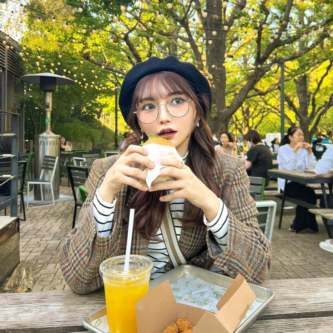 AYAさんのインスタグラム写真 - (AYAInstagram)「しぇいくしゃっく 🍔🌱」11月6日 20時40分 - _aya.x.26_