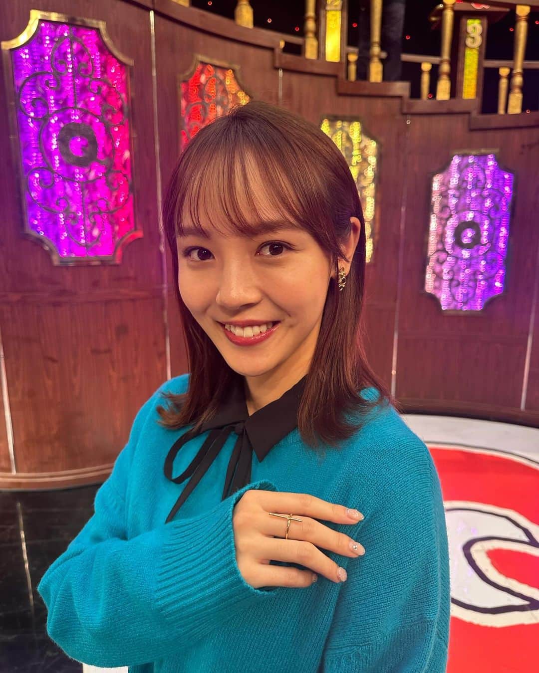 のインスタグラム：「11月6日(月)Qさま‼︎に出演しました！ 衣装です📚  #衣装 #PR outfit @tob_by_agnesb  accessory @addunion_official  shoes @kanematsu_official」