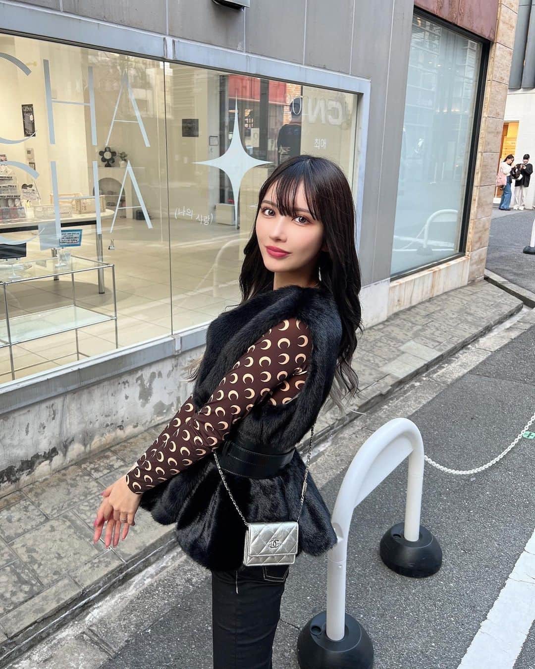 Ayakaのインスタグラム：「. 昨日1万歩以上歩いた健康👣🤍 . #me #code #ootd」