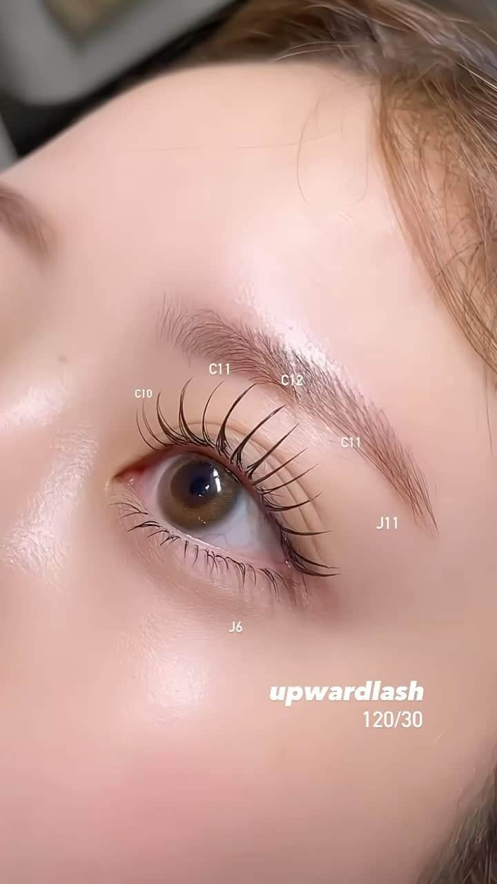 高田茉実のインスタグラム：「hit design♥︎ upward lash 120  根元からしっかりあげる"upwardlash" 下まつげも🔛でさらに目力🆙  @mansion__salon」