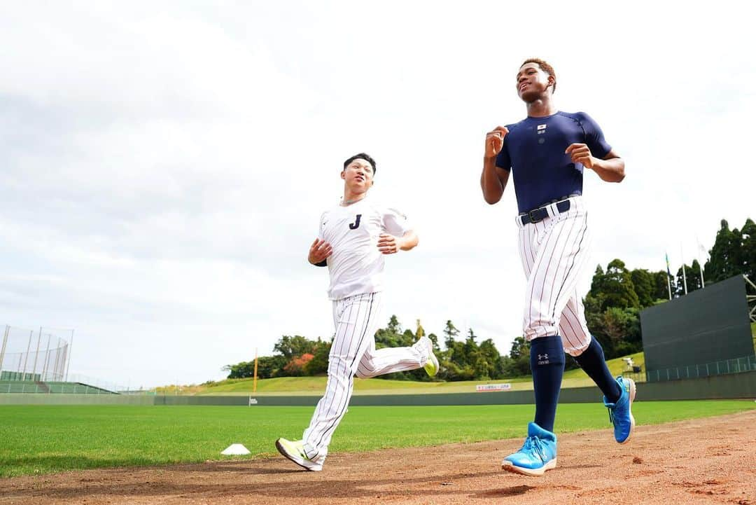 侍ジャパンさんのインスタグラム写真 - (侍ジャパンInstagram)「11月6日、「カーネクスト アジアプロ野球チャンピオンシップ2023」に向けた侍ジャパン宮崎秋季キャンプ2023が宮崎市清武総合運動公園でスタート。宿泊先で全体ミーティングが行われた後、10時からシートノックや投内連係、フリー打撃などで汗を流しました。  https://www.japan-baseball.jp/jp/news/press/20231106_2.html  #侍ジャパン #侍ジャパン宮崎秋季キャンプ2023 #アジチャン #岡林勇希 #今井達也 #小園海斗 #坂倉将吾 #吉村貢司郎 #万波中正 #秋広優人 #牧秀悟 #古賀悠斗」11月6日 20時59分 - samuraijapan_official