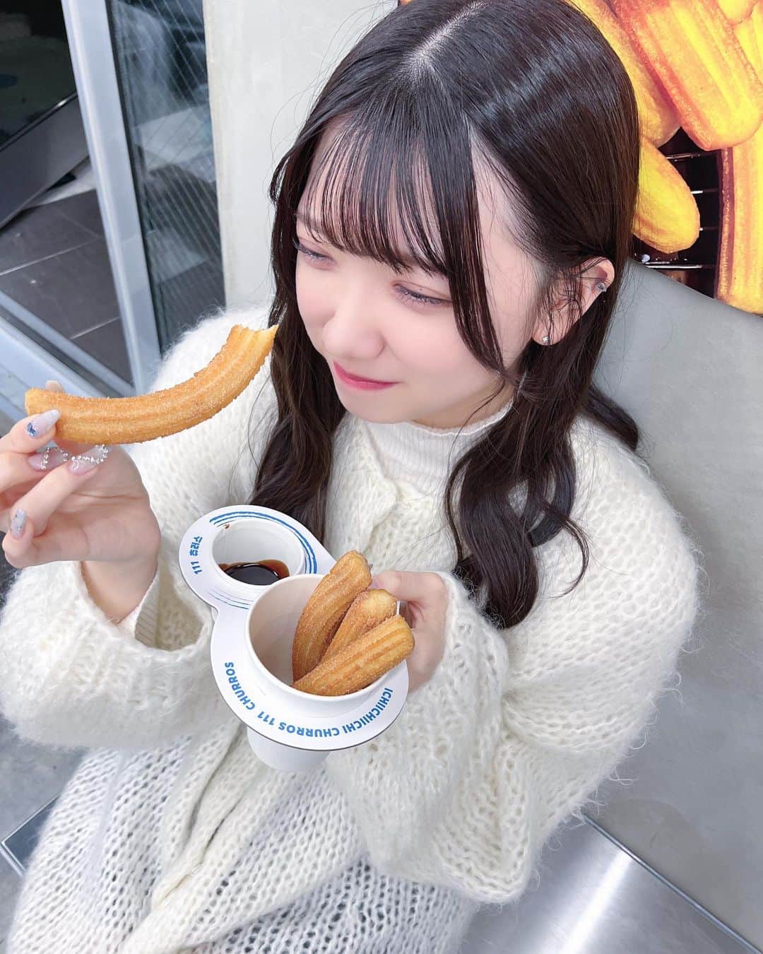 薮田こももさんのインスタグラム写真 - (薮田こももInstagram)「ちょっと前にチュロス食べに行ったよ🍰☕ おいしすぎてまた食べたいです✩ˎˊ˗」11月6日 21時00分 - yuri_selfish