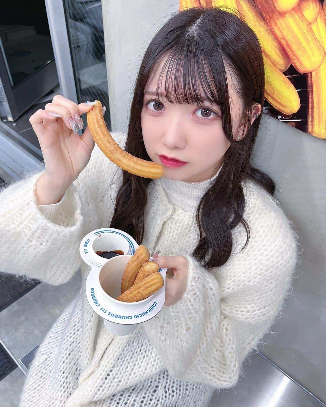 薮田こもものインスタグラム：「ちょっと前にチュロス食べに行ったよ🍰☕ おいしすぎてまた食べたいです✩ˎˊ˗」