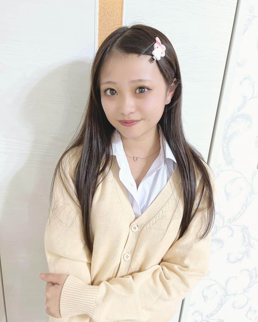 杉井美咲のインスタグラム：「今日は前髪を上げて一日過ごしてた！前髪ないの楽でたまにしちゃうー👍🏻💕 ・ ・ #jk #sjk #jk2 #jkブランド #jkの素敵な思い出 #07 #杉井美咲 #女子高生ミスコン #高一ミスコン」