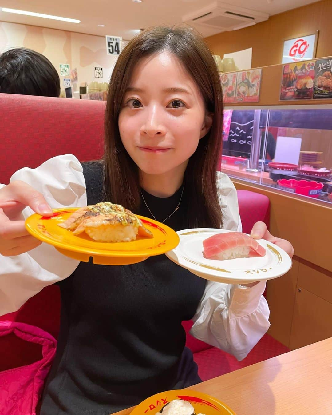 小菅怜衣のインスタグラム：「お疲れさま寿司しました🍣🍣🍣 　 　 今日はオーディションあって 夜は家族と舞台お疲れ会！ 写真ないけど期間限定の スイートポテト激うまでした🍠♡  　 #スシロー #寿司 #回転寿司 #すし #お寿司  #マグロ #サーモン #あわび #シーサラダ #スイートポテト」