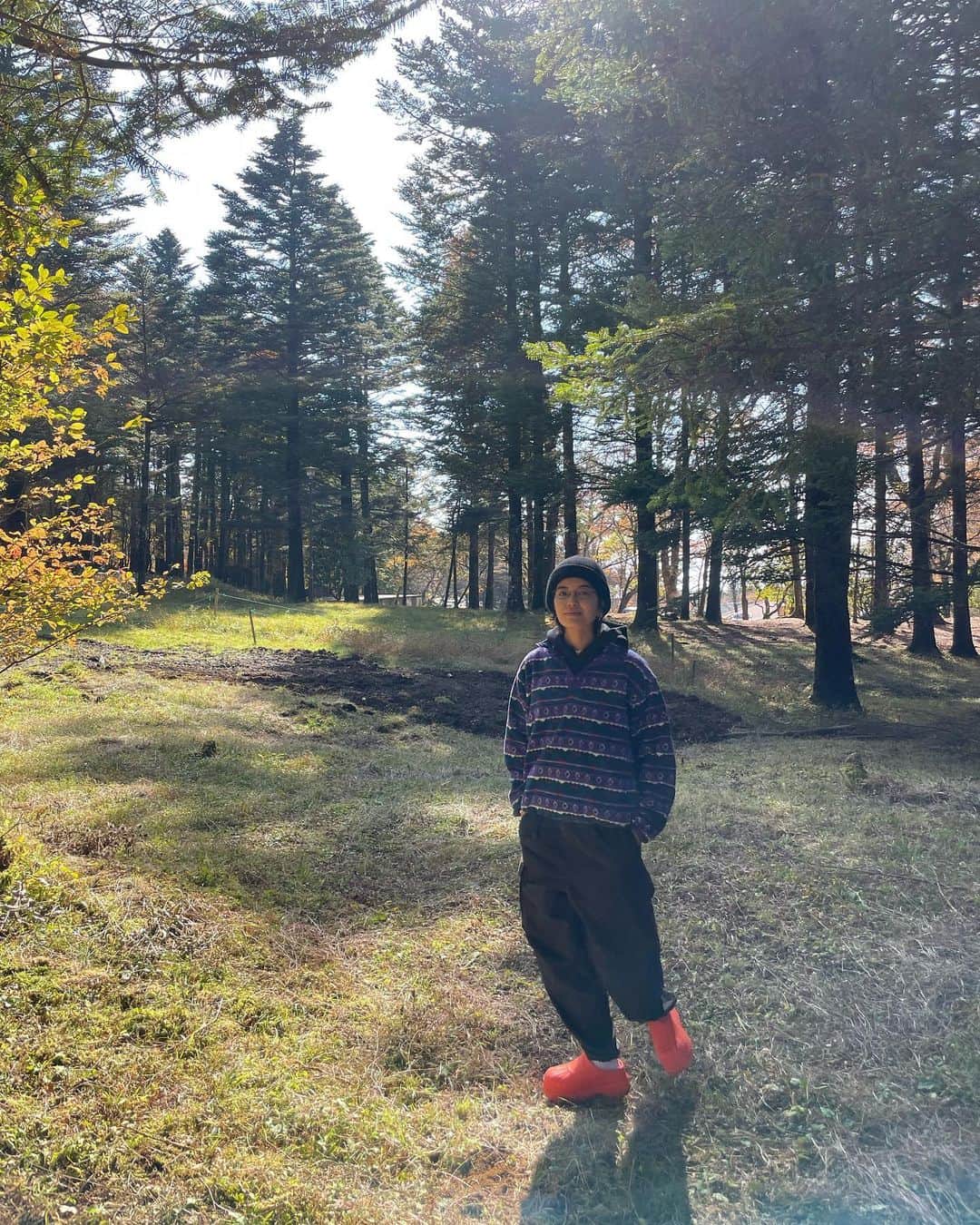 垣内彩未のインスタグラム：「久々のキャンプ過ぎて 服装に悩んだ💭💭💭  髪型気にしなくて良い ニットキャップと、 スッピン裸眼でもOK(？)なメガネ、 一気にアウトドア味が増す Vintageフリース。  あとはとにかく防寒防寒防寒。  日中は暑かったけど 夜はなかなか冷えました⛄️」