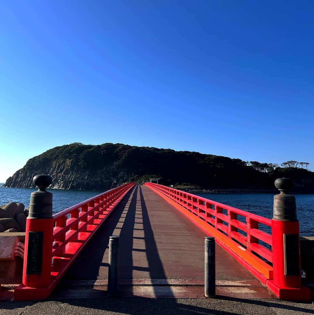 えりんこさんのインスタグラム写真 - (えりんこInstagram)「神の島と言われている 福井県の#雄島 を歩いてぐるっと一周⛩️ 30分ちょっとくらいでした☺️  #eri旅記録」11月6日 21時12分 - erinco_____