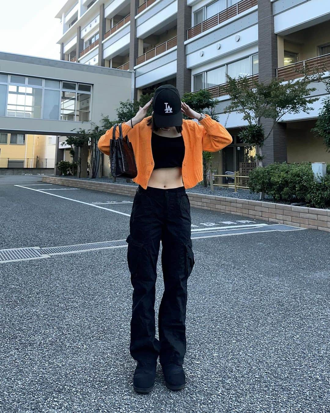 𝙍𝙚𝙣𝙖さんのインスタグラム写真 - (𝙍𝙚𝙣𝙖Instagram)「昨日のコーデ 蛍光オレンジかわいい🍊❤︎ ・ ・  #冬コーデ #帽子アレンジ #秋服コーデ #秋服 #秋カラー #冬コーデ #冬服コーデ #帽子コーデ  #筋トレ女子 #海外風コーデ #ダイエット記録 #ダイエット方法 #ダイエット生活#野球好き女子 #高校野球好きな人と繋がりたい」11月6日 21時12分 - rena5083