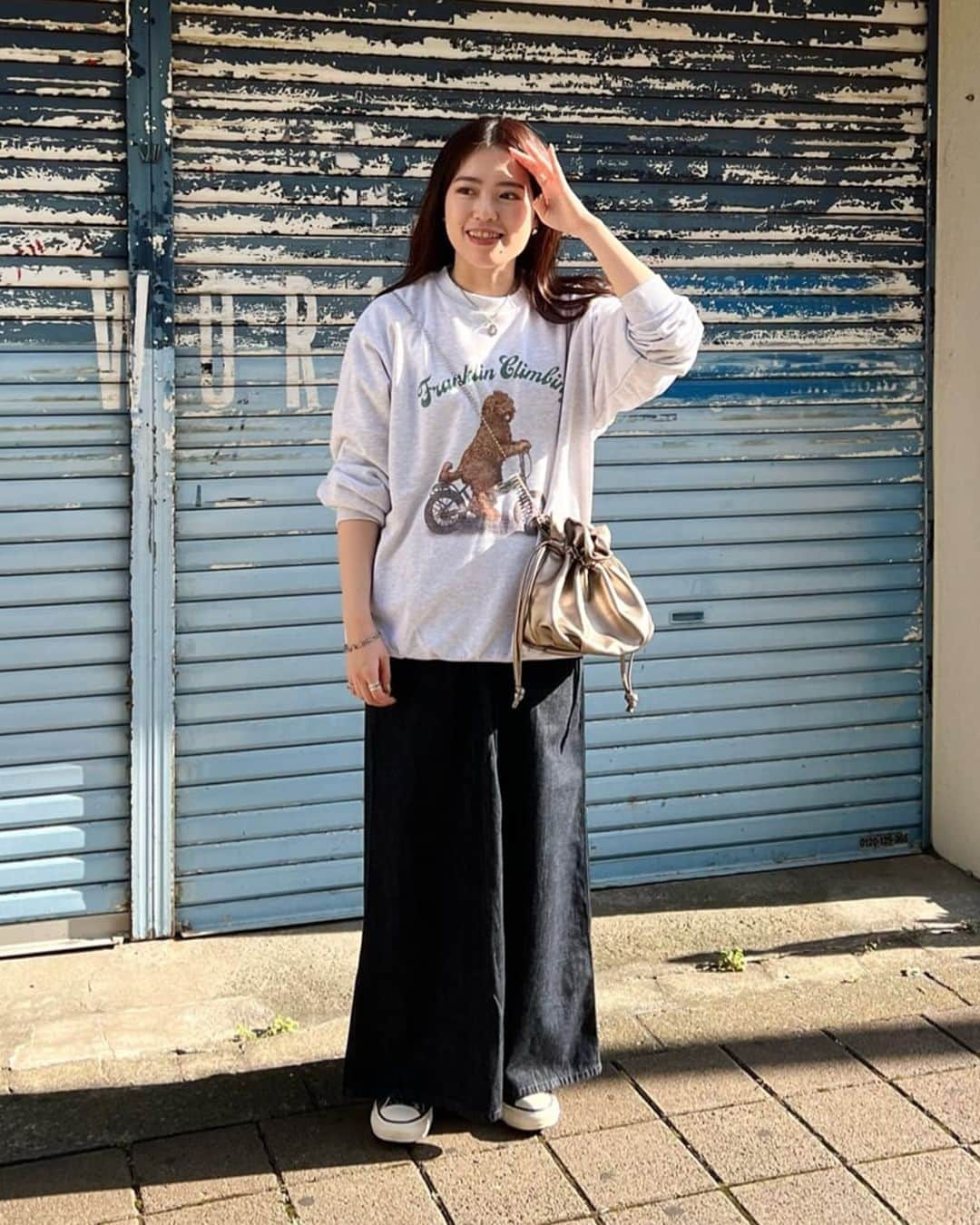 PAL CLOSET(パルクローゼット)さんのインスタグラム写真 - (PAL CLOSET(パルクローゼット)Instagram)「【保存すると、いつでも骨格ストレートコーデが見返せます✨】  今日は骨格ストレートタイプのスウェットコーデをご紹介！  ☑ 肉感を拾わない厚みの素材がおすすめ。 ☑ 首周りはゆったりと詰まりすぎないものを選んで。 ☑ 裾リブを隠して腰丈までかリブでヒップ下までが好バランス。  骨格診断がまだの方は、 プロフィールTOPのリンクから骨格診断ページへ👀✨ @palcloset_onlinestore  ----- Loungedress 160cm @ld_no_yoshinosan  CPCM 152cm @pipi_yukapi  Discoat 159cm @____mori_  prose verse 154cm @prs_momozou  CIAOPANIC TYPY 154cm @ksm_typy  Whim Gazette 156cm @wg_wada  RIVE DROITE 165cm @rd_yosssshiiii1107 -----  #パルクロ #パルクローゼット #palcloset #骨格診断 #骨格ウェーブ #骨格ストレート #骨格ナチュラル #骨スト #骨ウェブ #骨ナチュ #垢抜け #垢抜けコーデ #体型カバー #似合う服 #似合う服の選び方 #まふめぐ #骨格診断 #秋デート服 #着やせコーデ #デートコーデ #高身長コーデ #低身長コーデ #オトナ可愛い #お仕事コーデ #20代コーデ #30代コーデ #40代コーデ #スウェットコーデ #ドライブコーデ #大人カジュアル #大人カジュアルコーデ」11月6日 21時15分 - palcloset_onlinestore