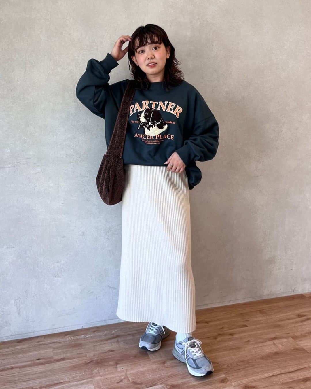 PAL CLOSET(パルクローゼット)さんのインスタグラム写真 - (PAL CLOSET(パルクローゼット)Instagram)「【保存すると、いつでも骨格ストレートコーデが見返せます✨】  今日は骨格ストレートタイプのスウェットコーデをご紹介！  ☑ 肉感を拾わない厚みの素材がおすすめ。 ☑ 首周りはゆったりと詰まりすぎないものを選んで。 ☑ 裾リブを隠して腰丈までかリブでヒップ下までが好バランス。  骨格診断がまだの方は、 プロフィールTOPのリンクから骨格診断ページへ👀✨ @palcloset_onlinestore  ----- Loungedress 160cm @ld_no_yoshinosan  CPCM 152cm @pipi_yukapi  Discoat 159cm @____mori_  prose verse 154cm @prs_momozou  CIAOPANIC TYPY 154cm @ksm_typy  Whim Gazette 156cm @wg_wada  RIVE DROITE 165cm @rd_yosssshiiii1107 -----  #パルクロ #パルクローゼット #palcloset #骨格診断 #骨格ウェーブ #骨格ストレート #骨格ナチュラル #骨スト #骨ウェブ #骨ナチュ #垢抜け #垢抜けコーデ #体型カバー #似合う服 #似合う服の選び方 #まふめぐ #骨格診断 #秋デート服 #着やせコーデ #デートコーデ #高身長コーデ #低身長コーデ #オトナ可愛い #お仕事コーデ #20代コーデ #30代コーデ #40代コーデ #スウェットコーデ #ドライブコーデ #大人カジュアル #大人カジュアルコーデ」11月6日 21時15分 - palcloset_onlinestore