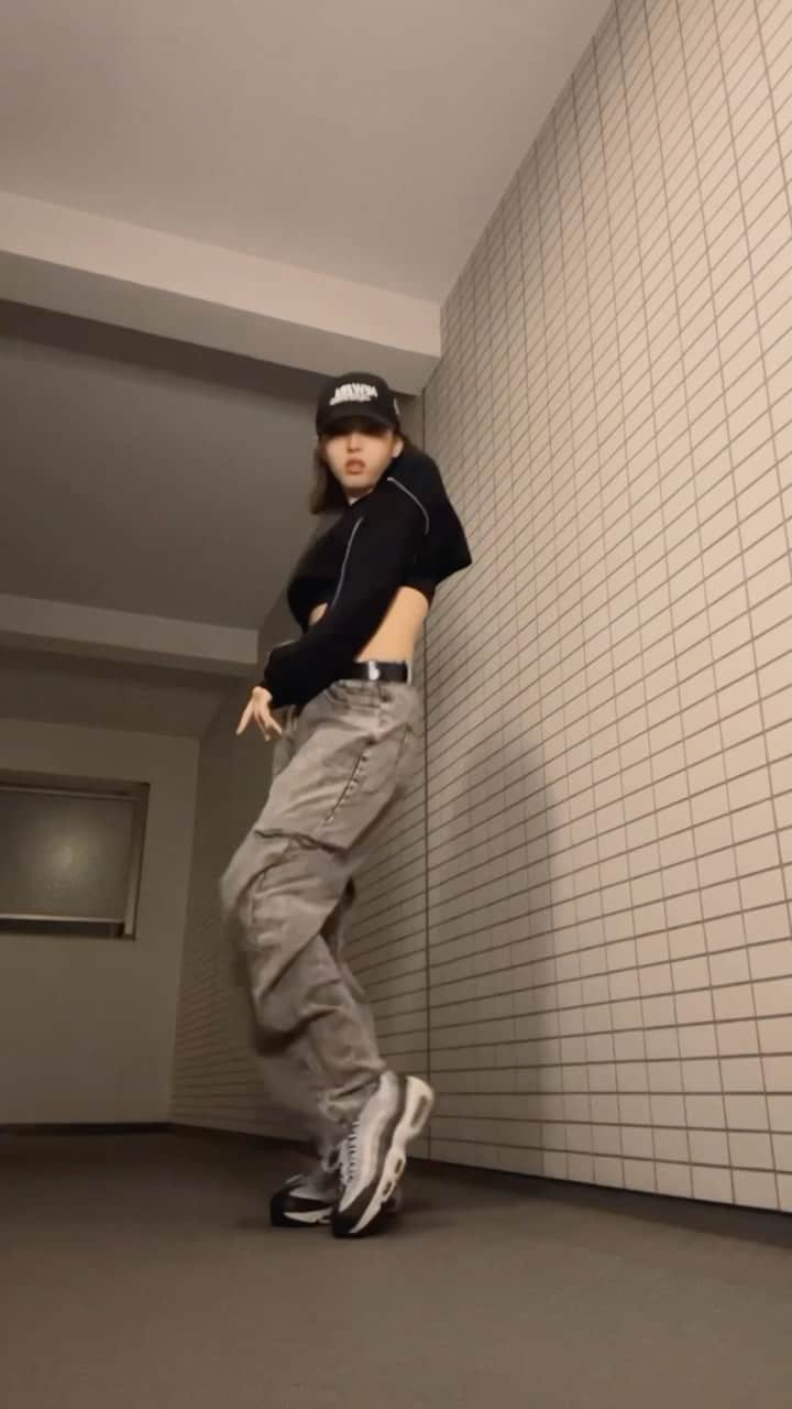 ハルアジタマのインスタグラム：「choreographer by me💕  🎧 Tomboy @destinyrogers  #tomboy #destinyrogers   #スターダストプロモーション #スタダ  #dance #dancelover #japan #reels#dancevideo #love #fyp #dance #dancer #reels #challenge #choreo #japan #japanesegirl #japanesedancer #일본 #댄서 #댄스 #高校生   #ダンス #ダンス動画 #リール #06」