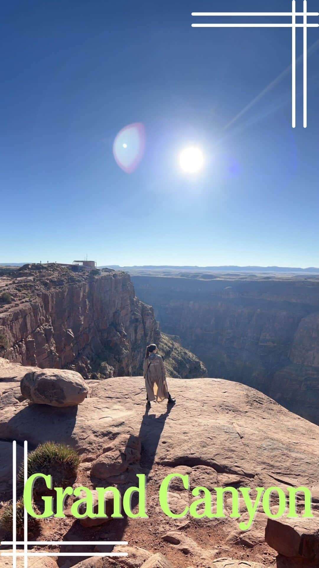 ドーキンズ英里奈のインスタグラム：「📍グランドキャニオン　ウェスト  グランドキャニオンといっても 色々な観光スポットがあり ツアーもさまざま！  今回は、ラスベガスから車で2時間 「グランドキャニオン　ウェスト」へ  先住民の居住区に作られたスポットで 広大な渓谷はもちろん 先住民の文化なども感じられます⛰️  入場料は$60ほどですが アクティビティは課金制！  ジップラインとか、透明床ゾーンとか スリリングな体験もありました〜😆  2時間以上滞在していました。 本当に素晴らしかった…！！  動きやすい服装がおすすめです🥾 車でいけないよ〜という方は 送迎付きのツアーもあるみたい〜  #ラスベガス旅行 #ラスベガス観光 #ラスベガス #グランドキャニオン #グランドキャニオンウェスト #grandcanyon #grandcanyonwest #lasvegas #lasvegasstrip #アメリカ観光 #アメリカ観光スポット」