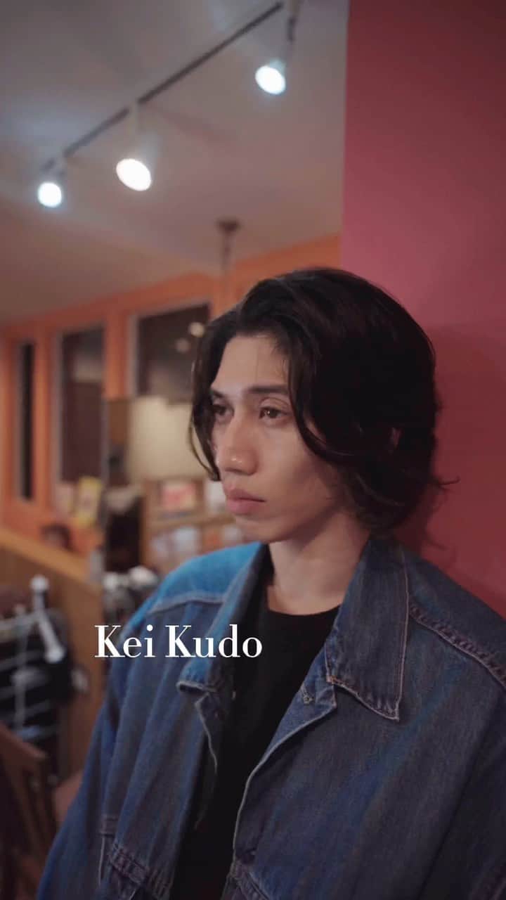 浜本忠勝のインスタグラム：「𝑮𝒆𝒕 𝒄𝒖𝒕 𝒉𝒂𝒊𝒓 ✂️⚡️ @i_am_keikudo 🌑  #menshair #haircut  #beforeandafter #beforeandafterhair #VEGAN #veganbeauty #whyte_hair #hairtransformation #hairtutorial #japanesehairstylist #hairsaloninjapan #hairsalonintokyo #原宿美容師」