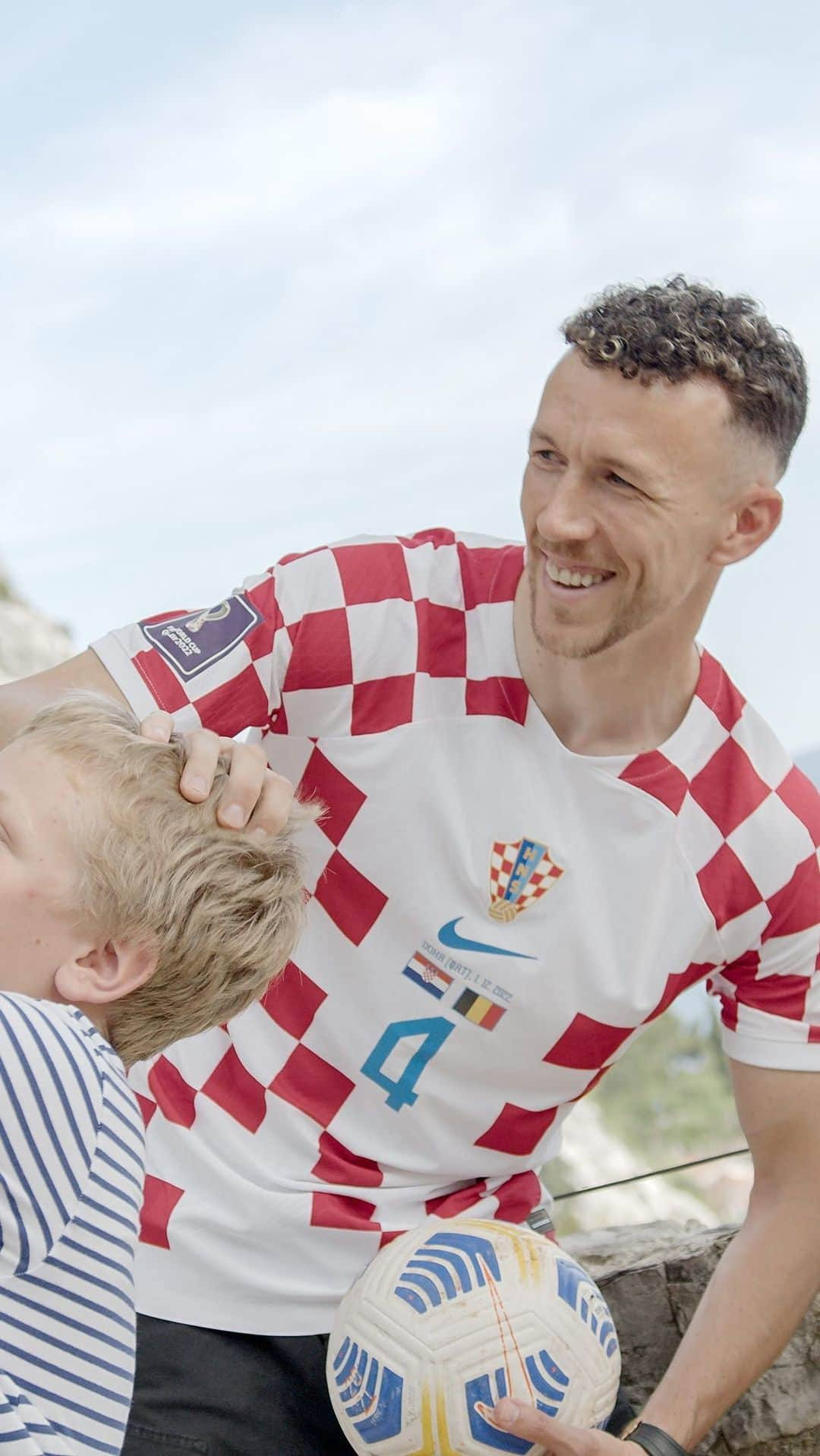 イヴァン・ペリシッチのインスタグラム：「World-renowned football star @ivanperisic444, a 🥈& 🥉 World Cup medalist, welcomes you to discover his hometown of Omiš, Croatia - boasting pebble beaches, medieval fortresses, and a rich culinary heritage 🎥🏞⚽️  Watch the video, envision yourself here, and add Omiš to your bucket list!  #visitomis #ivanperisic #croatiafulloflife #loveomis #centraldalmatia」