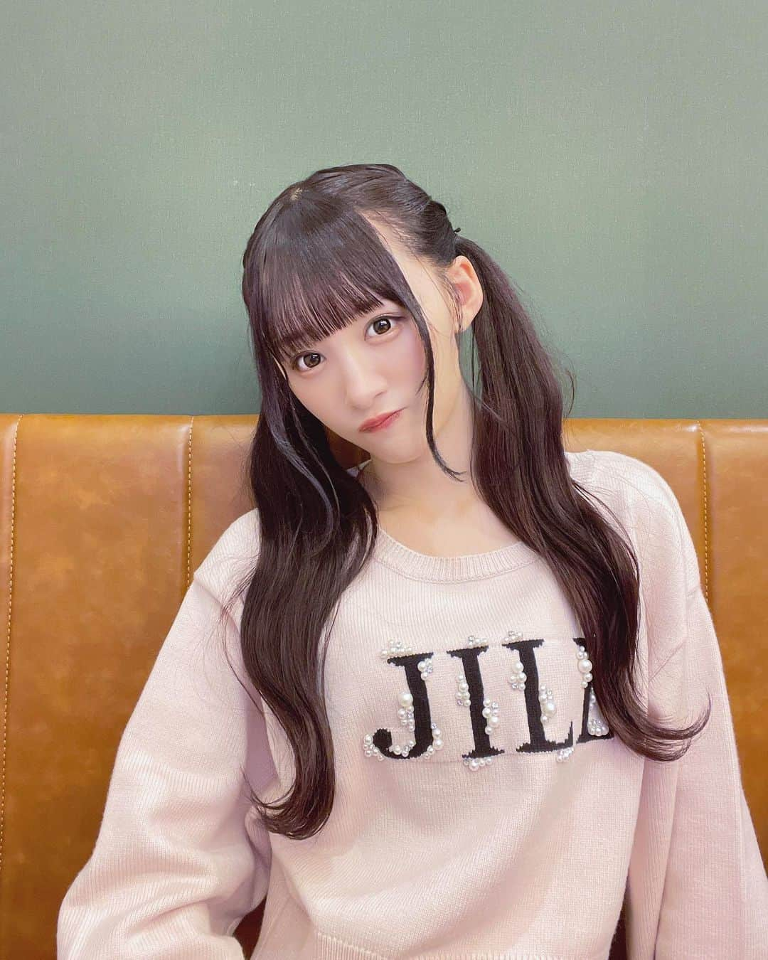 音嶋莉沙さんのインスタグラム写真 - (音嶋莉沙Instagram)「この @jillbyjillstuart_official のトレーナーは一目惚れしたの♡ 1枚目のポーズ珍しいかも🙈」11月6日 21時38分 - otoshima_risa