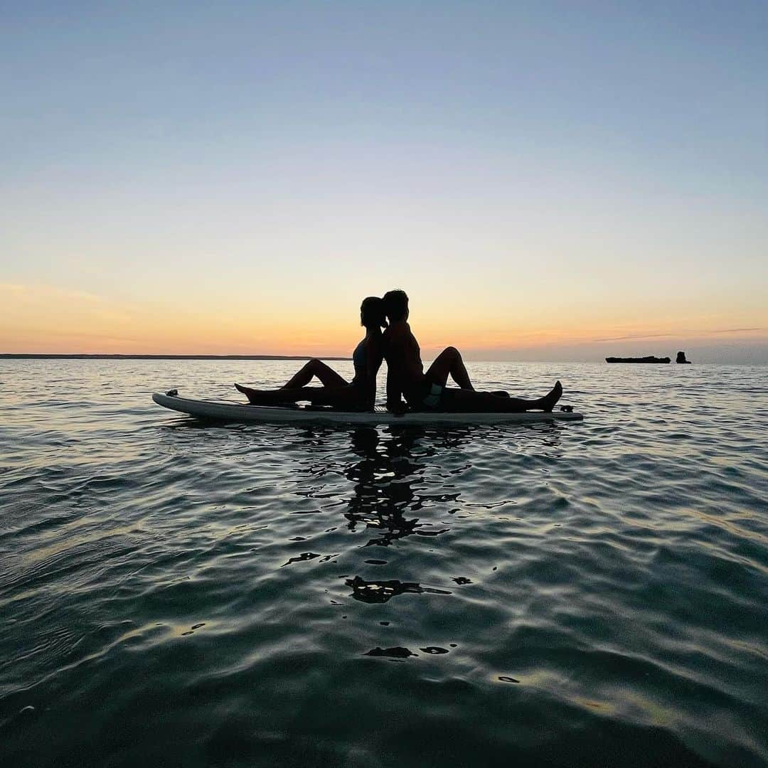 mizuのインスタグラム：「🌅  贅沢なサンセット🌅 いただきました🙏  ＼Photo & Movie／ @pada_miyako   #宮古島 #サンセット #sup #ドローン撮影」