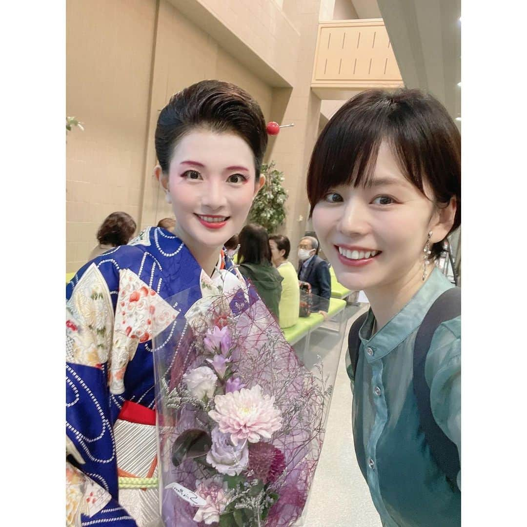 渡部瑞貴さんのインスタグラム写真 - (渡部瑞貴Instagram)「新舞踊の文化祭👘✨ みんな駆けつけてくれて、 声援すごい嬉しかった😆 1番踊りたかった『男一代』を踊れたのが本当にいい思い出🥹！！  これからもコツコツ頑張ります♪💪  ✴︎舞台の写真は『夢暦』女踊り👘  （インスタ、音つけられるようになったのかな？😳）」11月6日 21時58分 - watanabemizuki_official