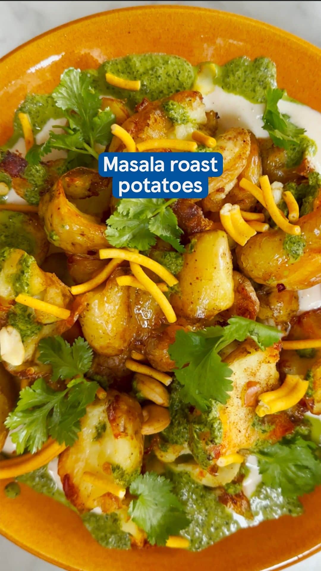 のインスタグラム：「Spuds with a spicy kick. If you’re a curry lover, then you’ve got to try these masala roast potatoes. Serve with mango-chutney spiked yoghurt and a sprinkle of bombay mix. Head to the link in bio for the recipe.」