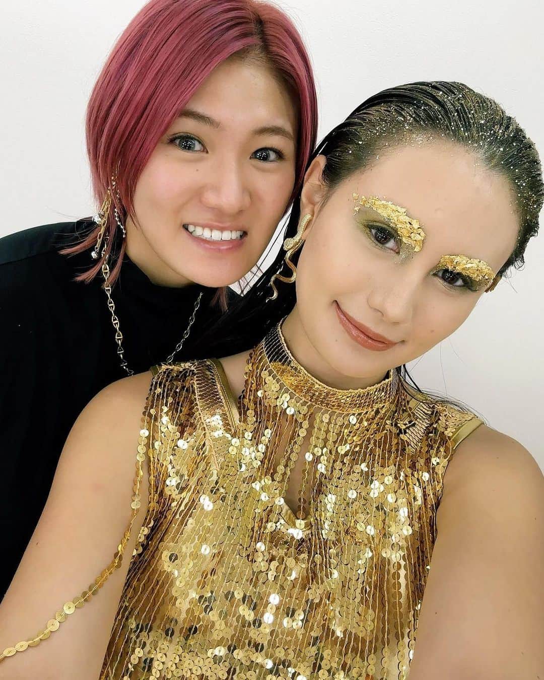 武藤愛莉のインスタグラム：「🌻重大ニュース🌻  初めて挑んだヘアメイクコンテスト💄  LUXEBEAUTY HAIR & MAKEUP PHOTO CONTEST  なんと1,791作品の中から 【セレクトビューティー賞】を頂きました！！  色々試行錯誤して、最後までずっと悩んで、沢山の方に相談し ご協力頂いたお陰です。  これからも精進していきます☺️ 本当にありがとうございます！！  ※入賞作品は次の投稿に載せておきます🫶  #luxebeauty #makeup #hairmake」