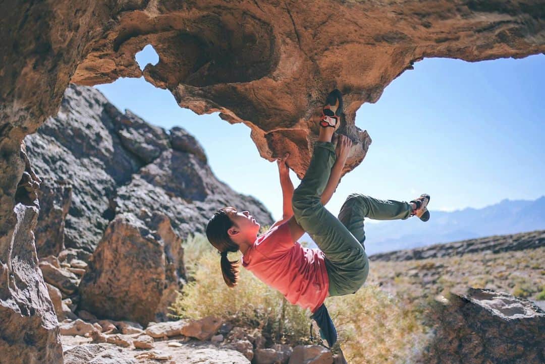 尾上彩のインスタグラム：「🙃🙃🙃 ・ ・ ・ @patagoniajp @patagonia_climb #climbing #climblikeagirl #bouldering #クライミング #ボルダリング」
