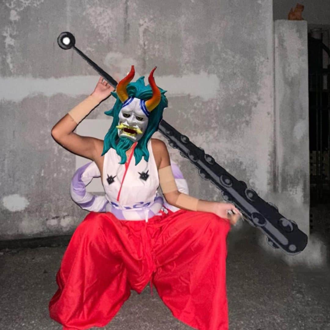 SUSHIBABYのインスタグラム：「👹🇯🇵🍢  べんっ！！雷鳴八卦⚡️⛩🏮  推しになれて大満足‎🩵🩵🩵🩵 オタクの本気、コスプレイヤーに転職希望。  #ワンピース#ヤマトコスプレ #ワノ国#自称光月おでん」