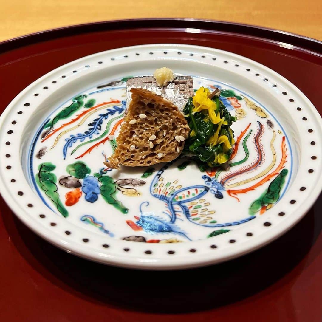 Machikoさんのインスタグラム写真 - (MachikoInstagram)「いくらが美味しい時期🥰 磯田さんの美味しいお料理いただきました🙏  #磯田  こどもの頃はいくら苦手だったのが不思議🙏」11月6日 22時10分 - machiko.06
