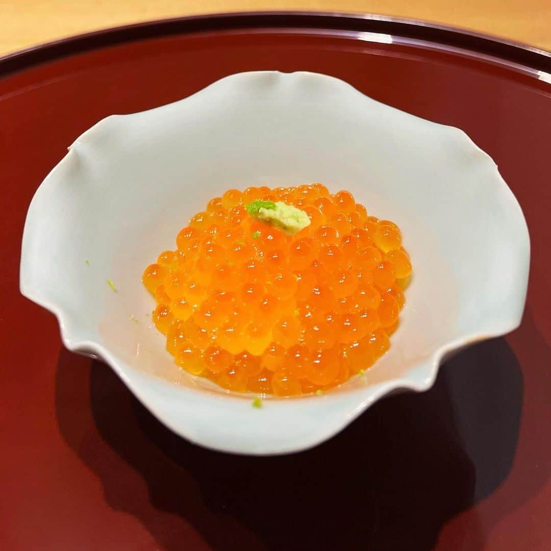 Machikoのインスタグラム：「いくらが美味しい時期🥰 磯田さんの美味しいお料理いただきました🙏  #磯田  こどもの頃はいくら苦手だったのが不思議🙏」
