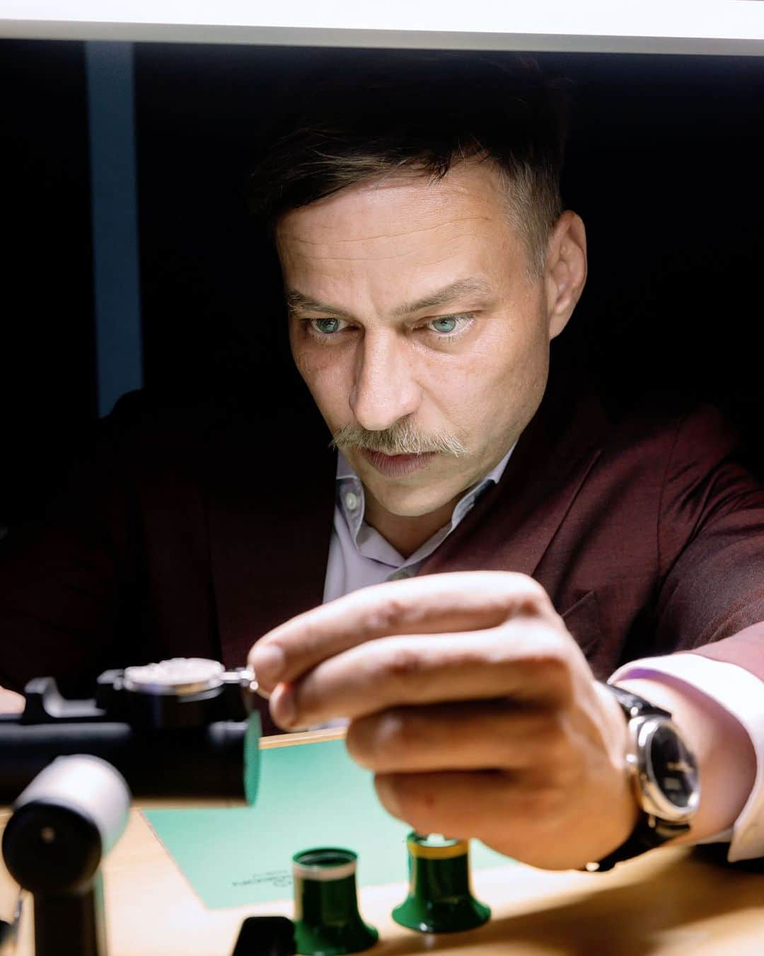 オフィチーネ パネライさんのインスタグラム写真 - (オフィチーネ パネライInstagram)「We are thrilled to welcome Tom Wlaschiha @tomwlaschiha the Panerai Family. The German actor celebrates the  legendary heritage of the Brand and its  first creation.  #Panerai #Pamily #PaneraiRadiomir  #PaneraiCrew」11月6日 22時12分 - panerai