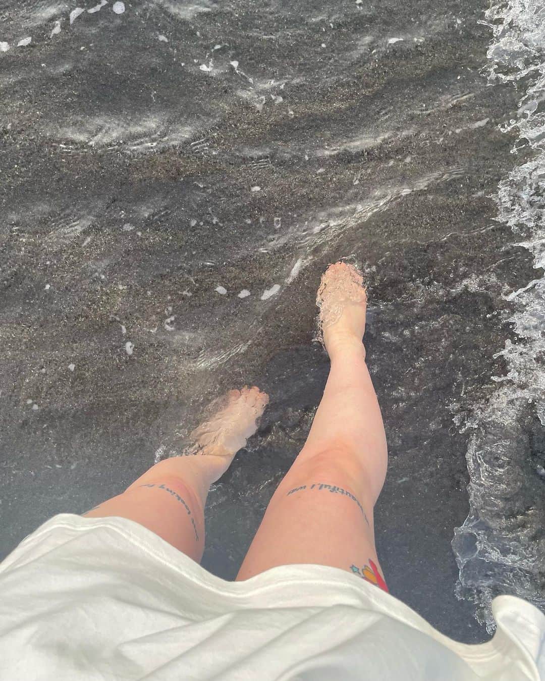 那須川梨々のインスタグラム：「☺︎  明日26℃らしいよ👽 夏じゃん。11月ですって💦 海入れるかな🫠」