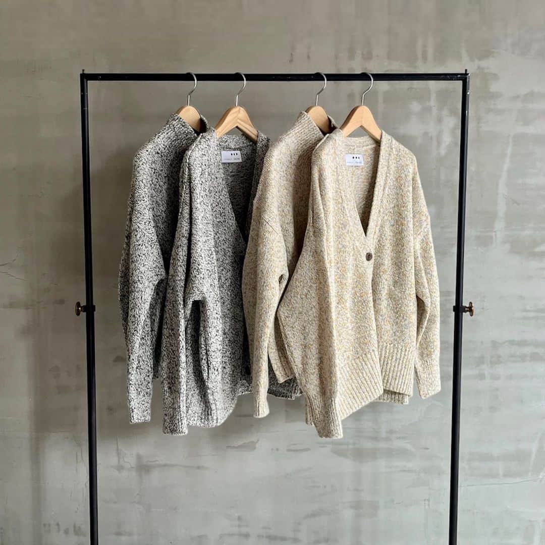 エリオポールのインスタグラム：「three dots POP-UP STORE At Daikanyama. Sapporo. Hiroshima   【開催期間】  11. 3 fri～11.12 sun  1995年にLAでスタートしたプレミアムカット＆ソーのコレクション “three dots” 抜群のフィット感と上質で洗練されたカットソーアイテムが魅力ですが、今回エリオポール各店では、秋冬のもうひとつの人気アイテムであるカシミヤ素材を使用したニットを中心にPOPUPを開催中です。  この期間のみ取り揃えているアイテムも多数ございますので、ぜひこの機会にご覧ください。  @heliopole_official #HELIOPOLE  #エリオポール @threedots_official #threedots」
