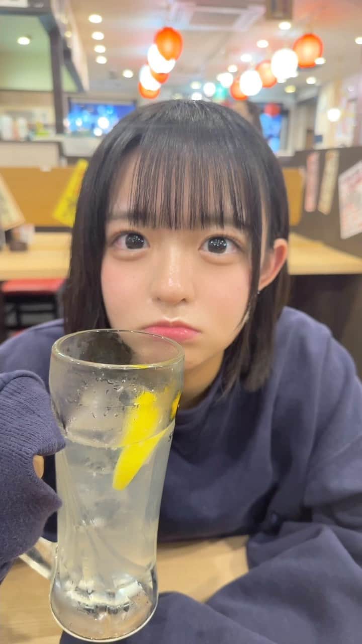 羽崎ほののインスタグラム：「どちらかというとお酒好きな人がいいなあ  #彼女感」