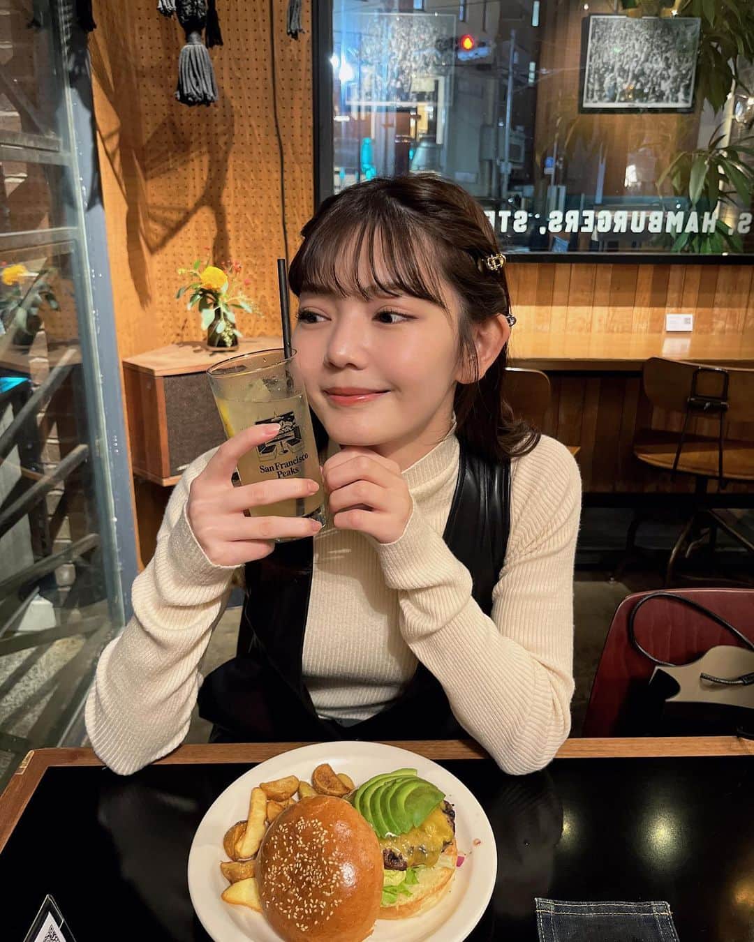 平塚日菜さんのインスタグラム写真 - (平塚日菜Instagram)「.  .  .  好きな子とご飯食べてきた！☺🍔🍹」11月6日 22時20分 - hiratsukahina