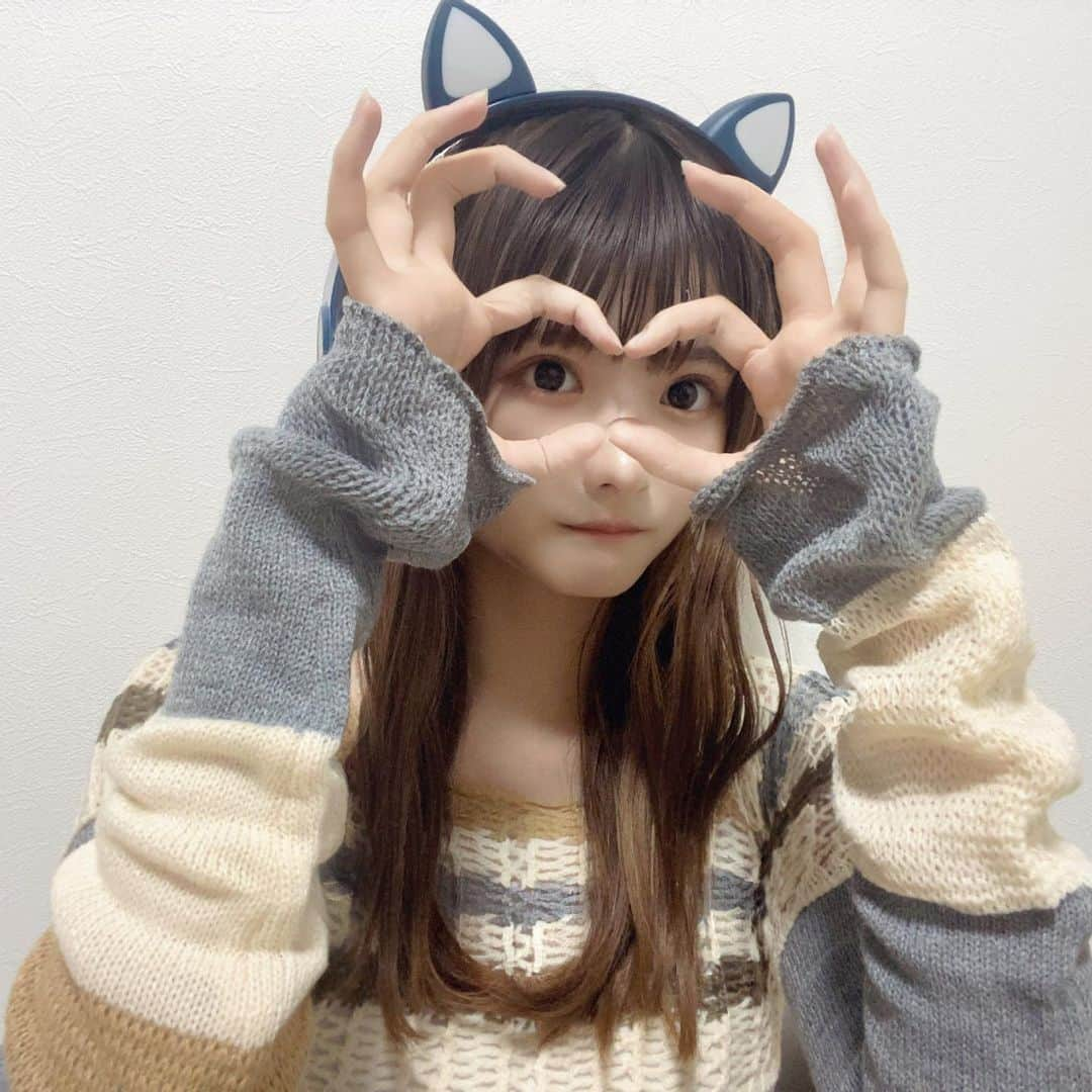 渡邉歩咲さんのインスタグラム写真 - (渡邉歩咲Instagram)「3/9空けといてくださると嬉しいです🥰詳細今度お話させていただきますね✨✨ ・ ・ ・ #猫耳ヘッドフォン #猫耳ヘッドホン #アームウォーマー #アームウォーマーコーデ #ゲーマー #ゲーマー女子」11月6日 22時22分 - ayusa_watanabe