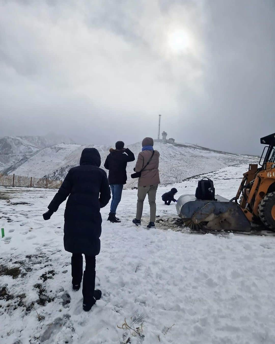 フェルナンド・ベルダスコさんのインスタグラム写真 - (フェルナンド・ベルダスコInstagram)「Dia de montaña , viento , comida rica y amigos 🏔️🥩🌬️」11月6日 22時22分 - ferverdasco