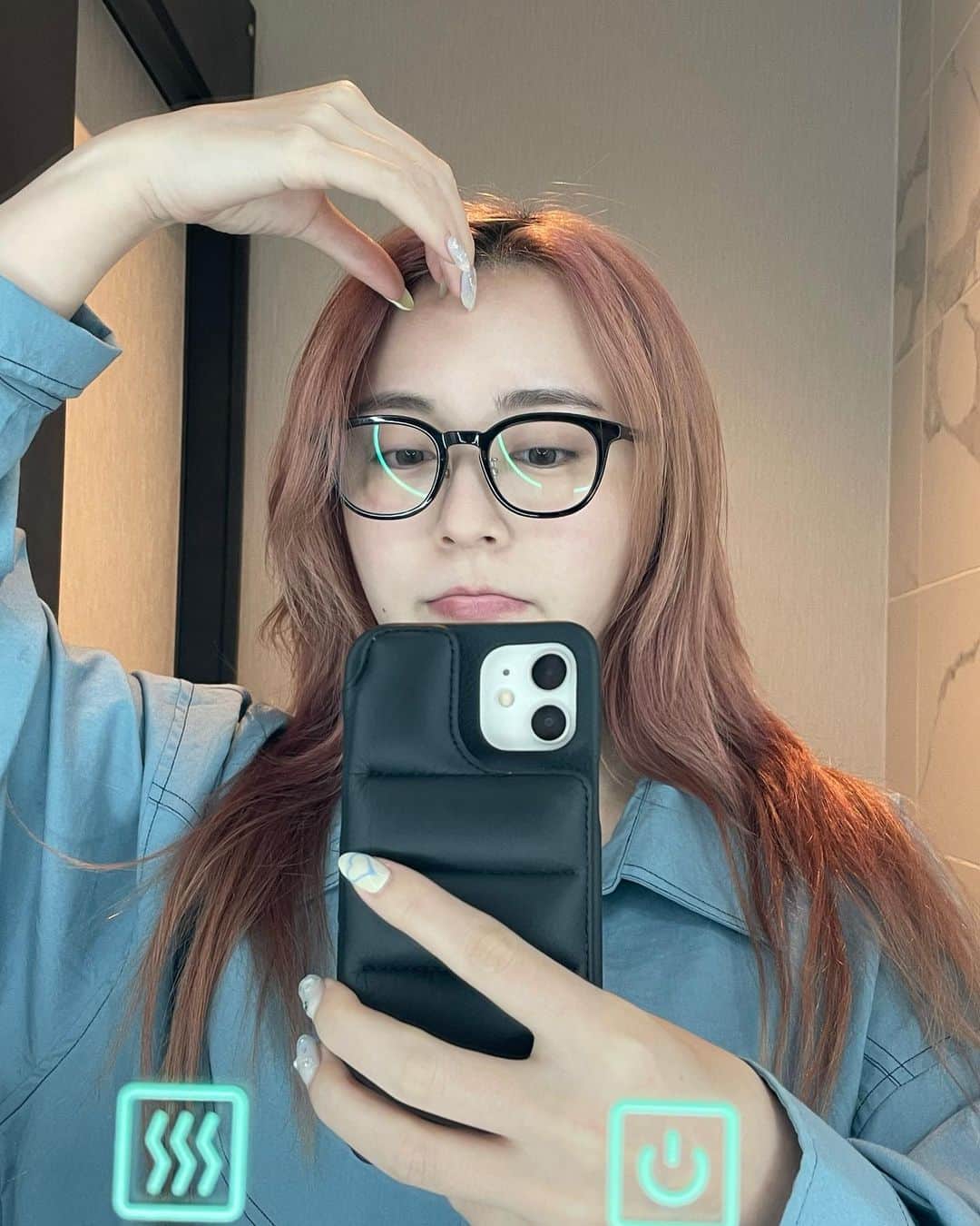みそのインスタグラム：「今日は命懸けタクシー🚕の日！！ ザギンでマネージャーさんが写真ちごってくれた！  @moriyoshi0118 さんに髪ピンクにしてもらった！ ピンクはまりそうー！！」