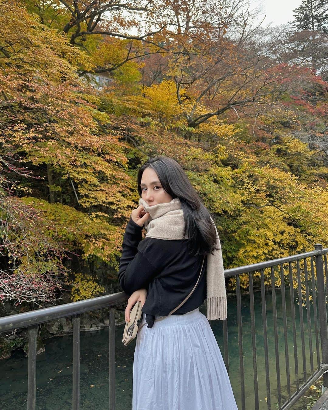 武村沙愛さんのインスタグラム写真 - (武村沙愛Instagram)「. 寒い秋冬のイベントよりも暖かい春夏の空気が好きで 夏生まれが羨ましかったけど、 旦那さんと出会ってから毎年このシーズンは とても綺麗な紅葉を見せに連れて行ってくれるので 11月生まれも悪くないなと思うようになったのでした🍁  ということでまた一つ 年齢という名のレベルが上がりましたので 皆さまどうぞ今年もよろしくおねがいします。 #1106 #mybirthday」11月6日 22時27分 - sachika_takemura