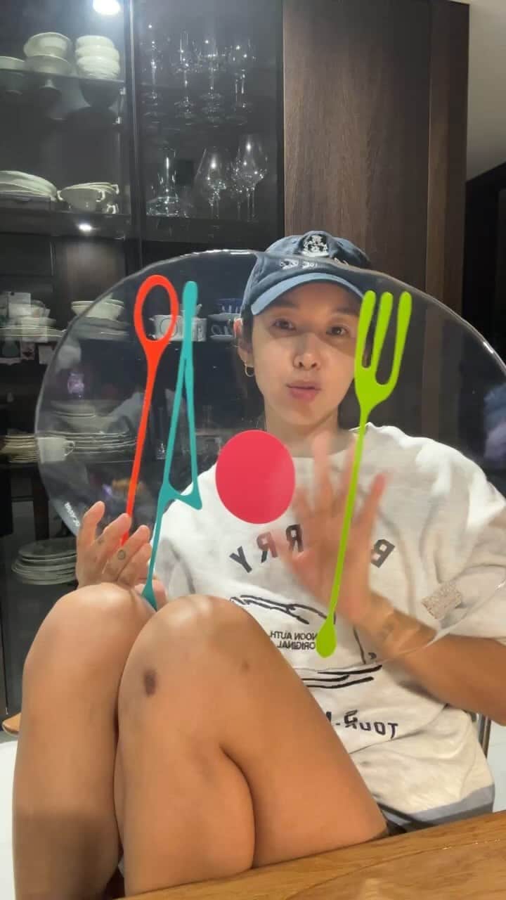 キム・ビヌのインスタグラム：「수량을 미리말씀드리자면   ✅1차 바로배송  1번-30세트  2번-30세트  3번-23개 4번-23개 5번-23개   ✅2차 프리오더 (11월 24일이후출고) 1번-45세트  2번-45세트   코르시 첫 기획전에 제가 수입한수량은 이만큼이니 참고부탁드려요 ‼️  ⭐️뎁비몰 링크에서 미리보기 상세한사항들 꼭 읽어주세요 🙏🏻🙏🏻🙏🏻  ✅코르시기획전은 ⭐️수요일 오전10시 ⭐️입니다 🙇🏻‍♀️🙇🏻‍♀️  #공구예고  #코르시」