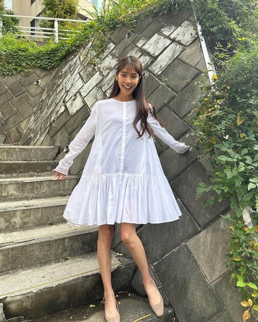 岡副麻希さんのインスタグラム写真 - (岡副麻希Instagram)「きょうは 朝から夜まで盛り沢山、お仕事でした！ すごくすごく楽しかったなあ…🥹 ⁡ まず無事東京に辿り着いて、ほっ。 ⁡ メイクをすることも、 メイクをしてもらうことも２か月半ぶり。 ただただお化粧というパワーに大感激🥹 ⁡ サーキットから帰宅してお疲れのところ 駅まで迎えに来てくれた蒲生さんにも大感謝🥹 ただ私の顔を見た第一声は 「なに食べる〜？お話しがたくさんよ〜」 でした笑🙄💭🥩🥙🍕🍜🍚🍥 ⁡ ⁡ #そこかい！」11月6日 22時38分 - maki_okazoe_official