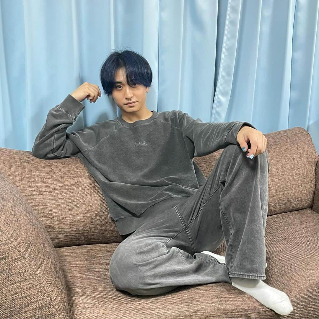 後藤聖那さんのインスタグラム写真 - (後藤聖那Instagram)「このトレーナー可愛すぎる、、、🥹 こなんちゃんのブランドのトレーナーなのだけど 色味も質感も全てがベストすぎるんだよなあ。 ⁡ 秋冬春着れちゃいますねこれ！！！！ こなんちゃん感謝です〜！！！ ⁡ ⁡ ちなみに髪型もネイルも変えました。」11月6日 22時58分 - see__nna