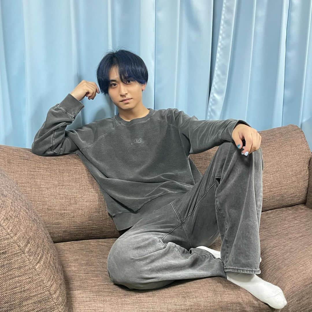 後藤聖那さんのインスタグラム写真 - (後藤聖那Instagram)「このトレーナー可愛すぎる、、、🥹 こなんちゃんのブランドのトレーナーなのだけど 色味も質感も全てがベストすぎるんだよなあ。 ⁡ 秋冬春着れちゃいますねこれ！！！！ こなんちゃん感謝です〜！！！ ⁡ ⁡ ちなみに髪型もネイルも変えました。」11月6日 22時58分 - see__nna