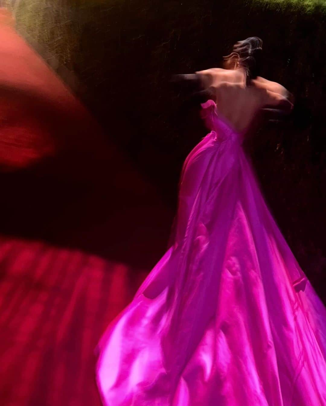 キム・カーダシアンさんのインスタグラム写真 - (キム・カーダシアンInstagram)「LACMA ART & FILM wearing @balenciaga couture」11月6日 22時58分 - kimkardashian