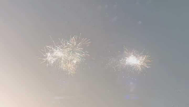 細田采花のインスタグラム：「夏の風物詩花火！音楽に合わせて花火が上がる！めっちゃ素敵で綺麗でした！」