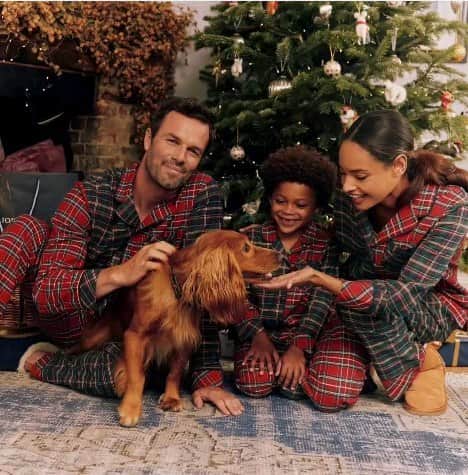 マライカ・ファースのインスタグラム：「@joules Christmas is coming soon ...🎄」
