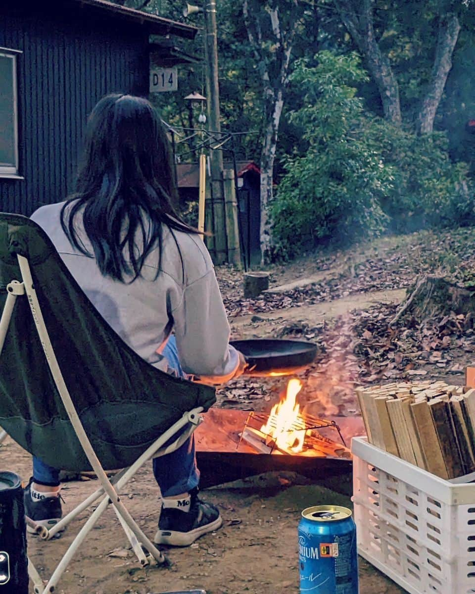 大和未知さんのインスタグラム写真 - (大和未知Instagram)「今年最後のキャンプ⛺  台風でキャンプ場まで架かってた橋が流され、車で入れないから荷物をロープウェイで運んでくれるシステム（笑） 森の中に消えていく荷物たち。  駐車場からキャンプ場まで徒歩10分歩いたけど、喧騒とは離れたステキな場所でした。」11月6日 23時07分 - michyamato