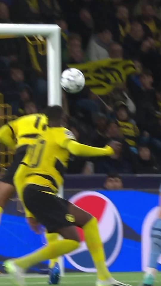 UEFAチャンピオンズリーグのインスタグラム：「The spin 😍   #UCL」