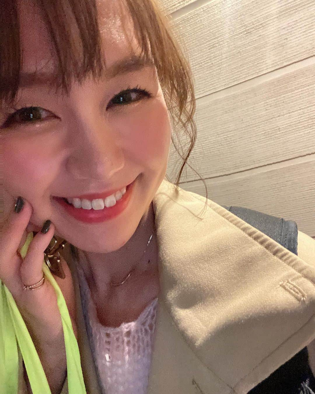 立石純子さんのインスタグラム写真 - (立石純子Instagram)「祝前日初会場さんでのライブを皮切りに　 →配信　 →11/12ワンマンロングリハ　 →野外フリーライブ　 　 と、怒涛の4日間が無事に終えられてホッとしています☺️✨ 　 11月はライブはもちろんのこと、秦野でのチャレンジのイベントや地方ロケも盛りだくさん⋆✴︎⋆.*･🤲✨　 ここへ来てまた初めてのことがどんどんと舞い込みまだこんなにも新しい世界と出会えるのか！と感動と共に大きな緊張をしていますが。笑🌏　 コツコツと準備をがんばります♪ 　 引き続き体調管理に気をつけながら、ゆったりまいりましょう〜𓅯𓅯𓅯 よい、しょ〜！ 　 #シンガーソングライター  #はだのブランドアンバサダー #イベント #event #new #初 #challenge #楽しみ #チャレンジ #ご縁 #ロケ　#11 #autumn  #音楽 #ピアノ#piano #singersongwriter  #singer #일본#피아노#악기를켜면서노래함#싱어송라이터#하타노#likes  #instadaily  #live #music #love #photooftheday」11月7日 0時08分 - junkokokotateishi