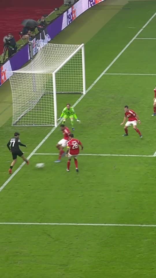 UEFAチャンピオンズリーグのインスタグラム：「This assist 👌   #UCL」