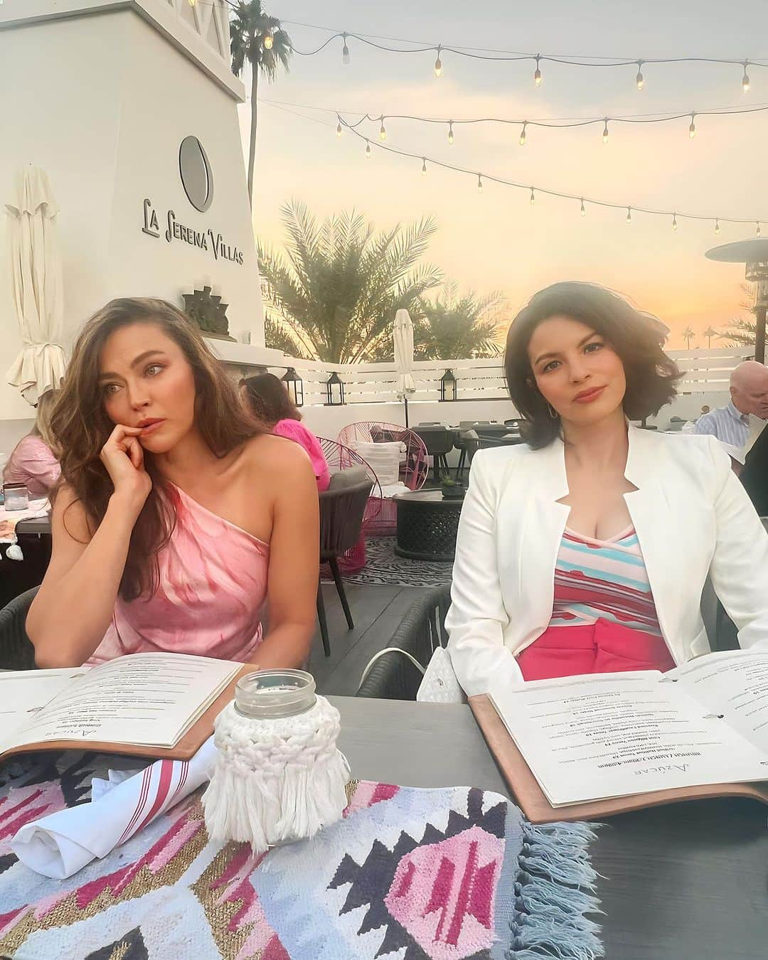 アンナ・キャンプさんのインスタグラム写真 - (アンナ・キャンプInstagram)「Lady Love in Palm Springs was 🔥🌈❤️‍🔥 n 💗 w @triestekdunn @bridgetregan @samkimdan 🌵」11月7日 11時17分 - therealannacamp