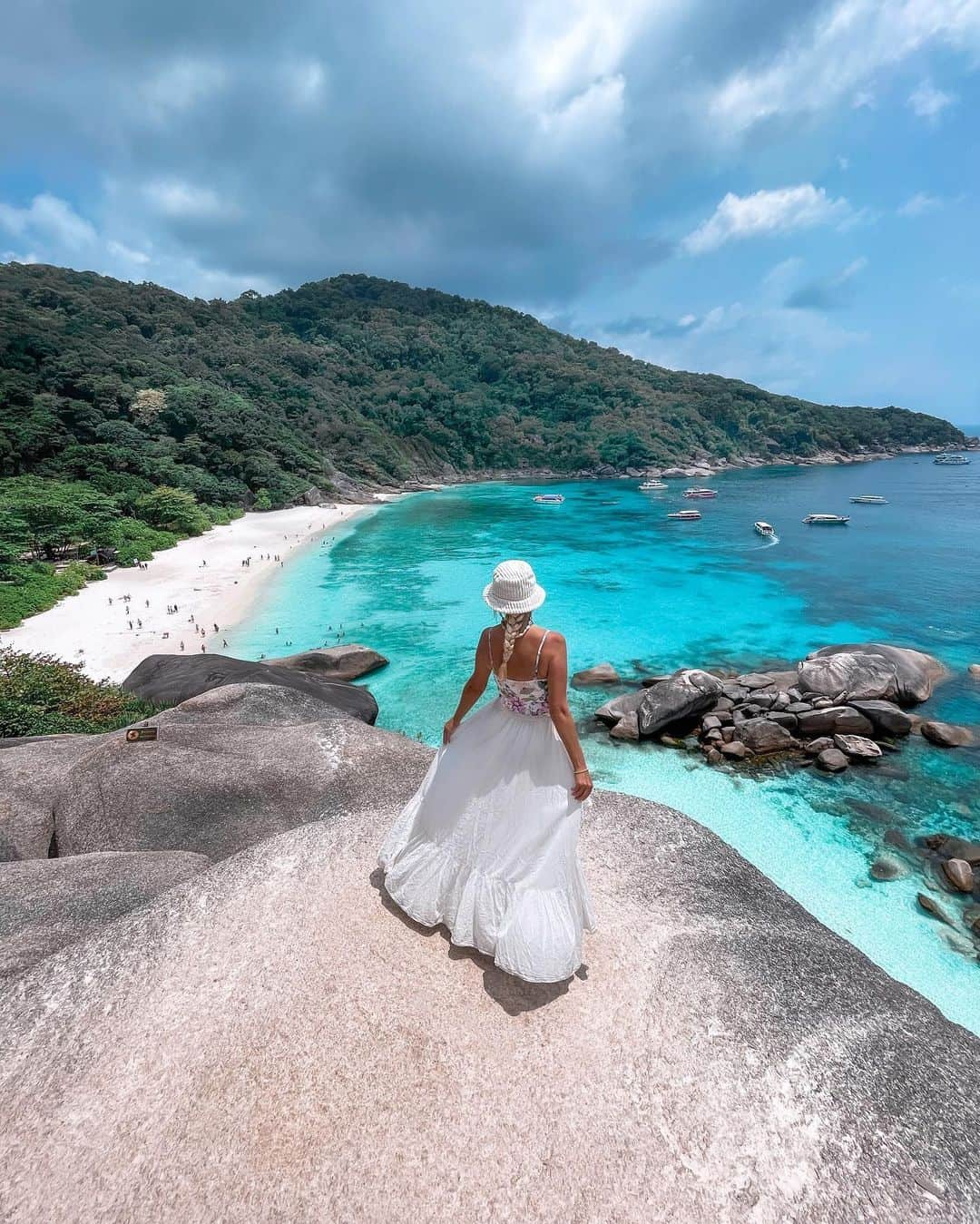 のインスタグラム：「Just when I thought I’d already found the bluest water I’d ever seen, I discovered Similan islands 🏝️   The islands in this region form an archipelago in the Andaman sea just over an hour speed boat ride from Khao Lak Thailand. It’s a hub for snorkelers and divers with rich, biodiverse marine life, corals and crystal clear, intensely vibrant blue water. The powdery white beaches are equally impressive.   It’s also classified as a National park and closes down each year to allow restoration and protection from over tourism so it can continue to maintain this pristine environment and protect wildlife 🐢  This place has been high on my bucket list for a long time and I’m so grateful I was able to visit earlier this year and share the experience with my daughter Jade.   The best time to visit is from October - April. You can book a day trip here from Khao Lak with @wow.andaman and explore many of the islands and best spots to snorkel with turtles, see colourful corals, have a cruisy lunch and island explore, swim in pristine waters and access insane views like the one from the top of Sailboat rock.   Stay at the magnificent and peaceful @devasom_resorts in Khao Lak and they will be able to organise the entire trip for you.   This was one of the best adventures I’ve had in Thailand and one I won’t ever forget.   #amazingthailand #similanisland #snorkelling #turtles #thailand #khaolak #devasomkhaolak #wowandaman #motherdaughtertrip」