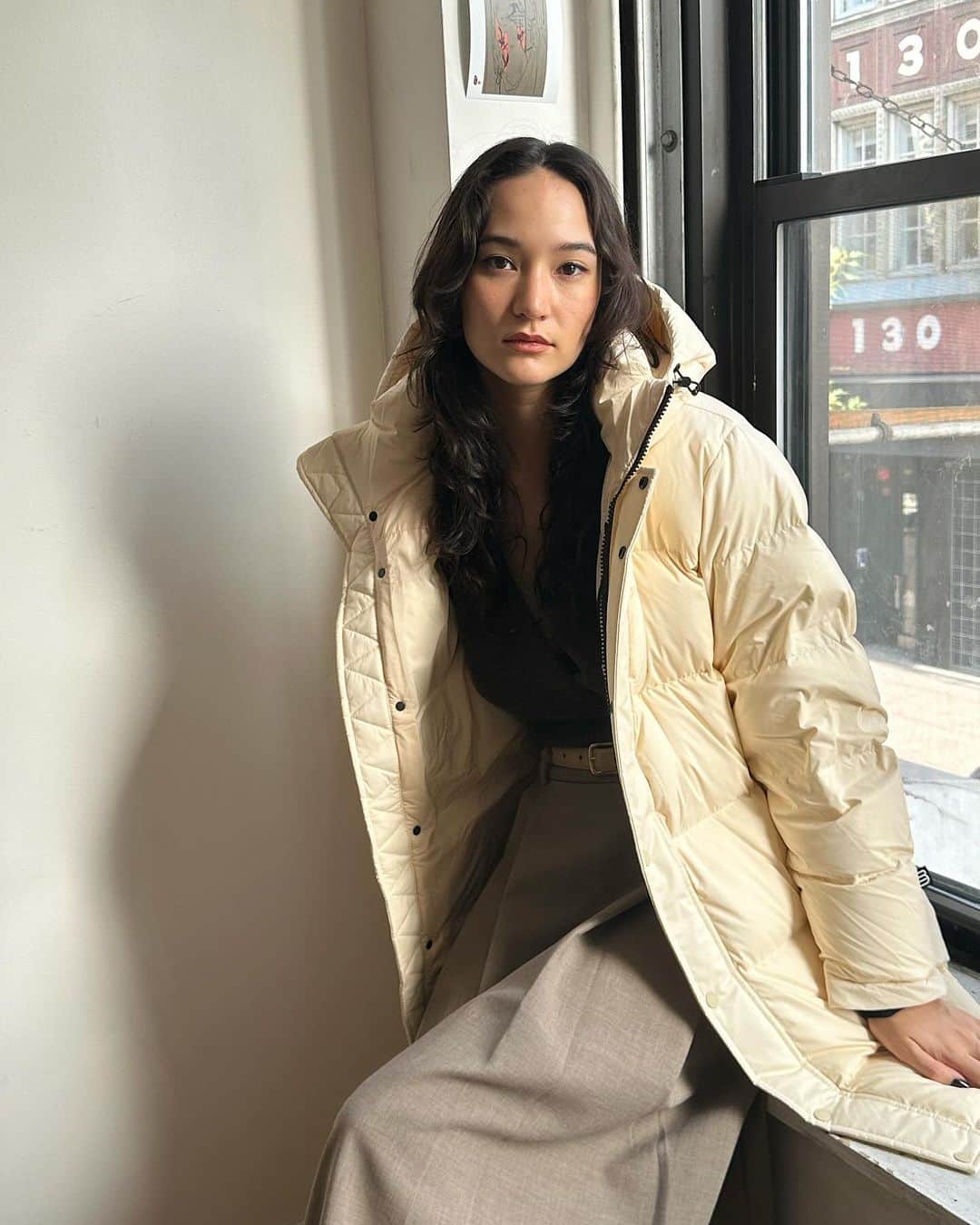 松岡モナさんのインスタグラム写真 - (松岡モナInstagram)「Little stroll around the neighborhood in my @aritzia super puff🥰👼🏻 #aritziapartner #thesuperpuff」11月7日 10時01分 - monamatsuoka